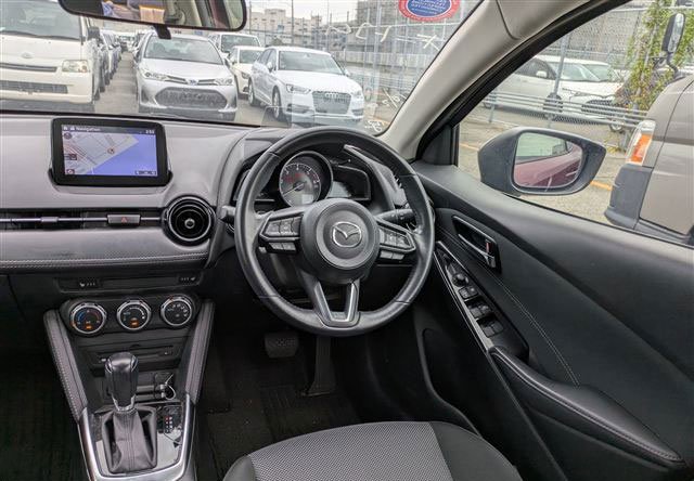 MAZDA DEMIO - XD TOURING 3