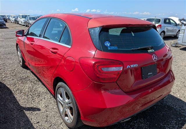 MERCEDES A180 1