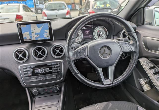 MERCEDES A180 grey 3