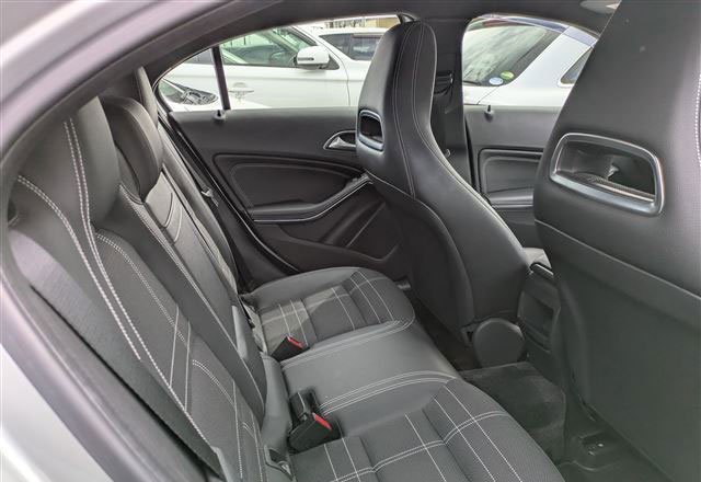 MERCEDES A180 grey 4