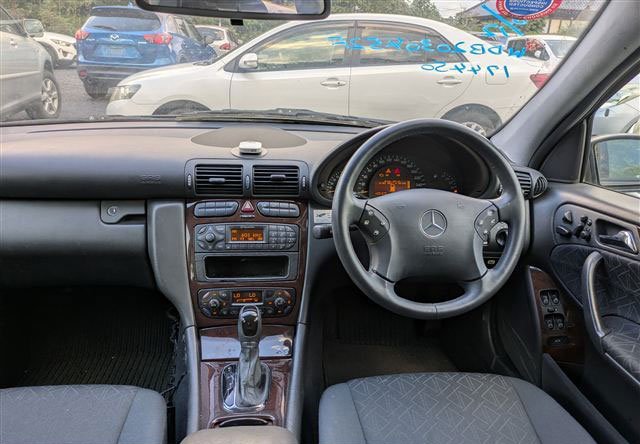 MERCEDES C200 3