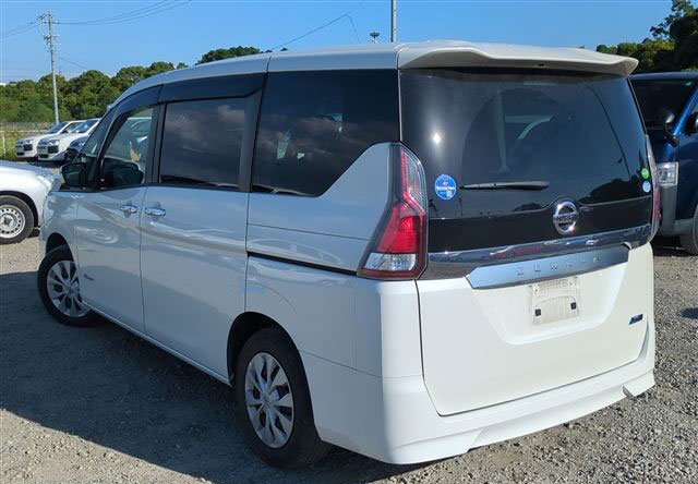 NISSAN SERENA 2