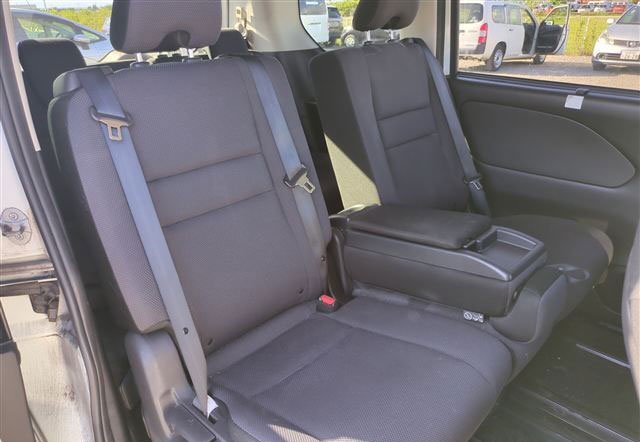NISSAN SERENA 5